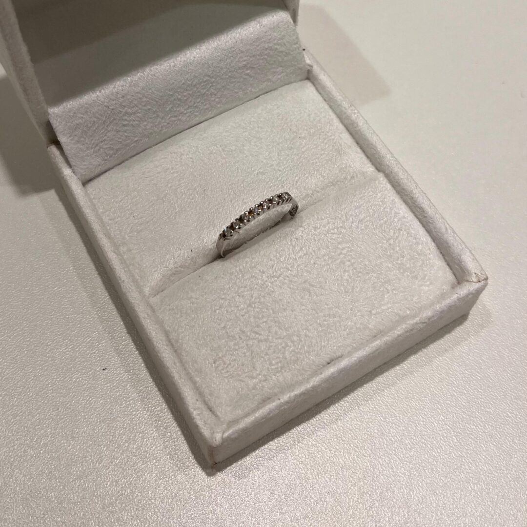 Aliança Meio Aro Diamantes